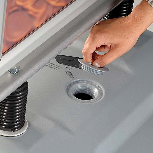 Kundenstopper-Eco-WindSign-mit-Kunststoff-Fuß-DIN-A1-Postermaß-Detailansicht Befüll Öffnung mit Deckel