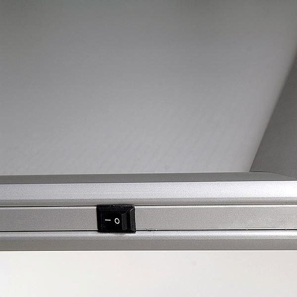LED-Leuchtrahmen-Premium Silber-doppelseitig-25mm-DIN-A1-Postermaß-doppelseitig-5 Detailansicht an und Aus Schalter