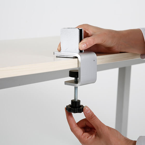 Klemmhalterung Tischmitte für Scheiben und Platten (2 Stück) Aufbau 01